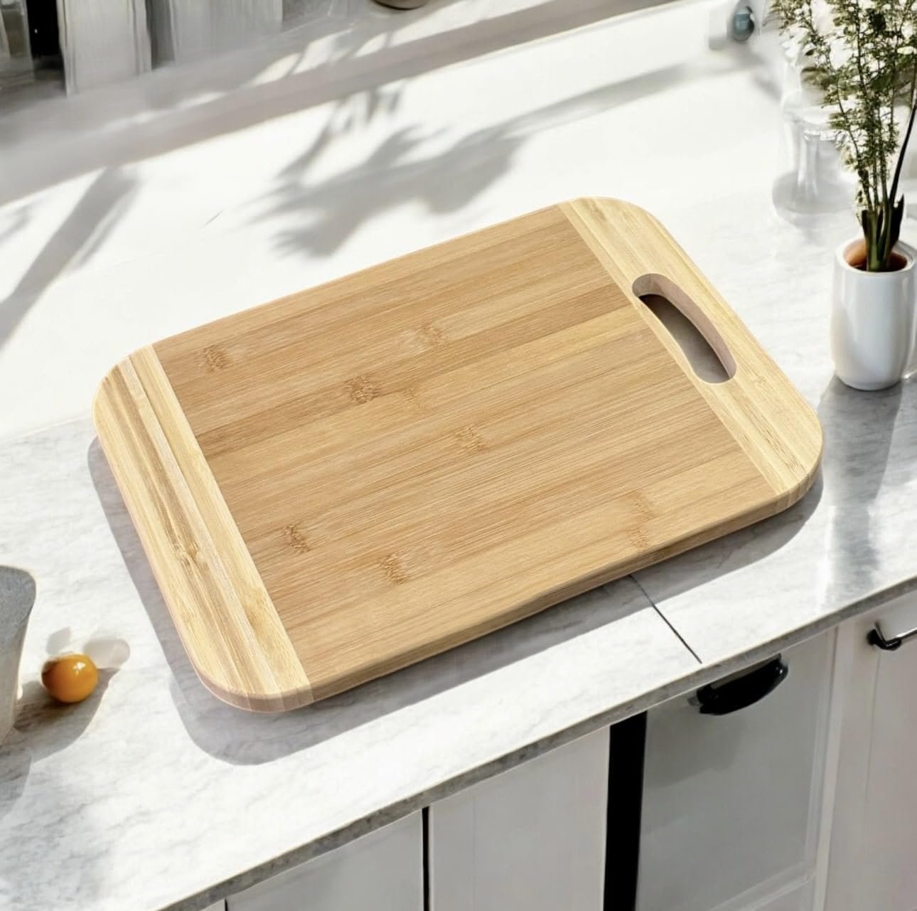 Natural Bamboo Non-Slip Cutting Board With Smooth Handle