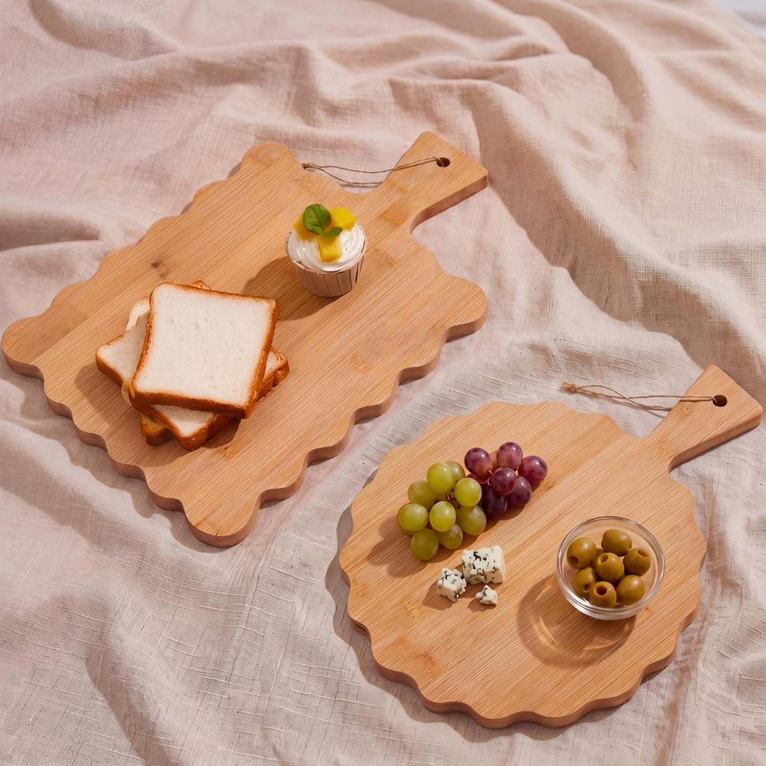 Fan-Shaped 2-Piece Bamboo Non-Slip Cutting Board Set With Handles